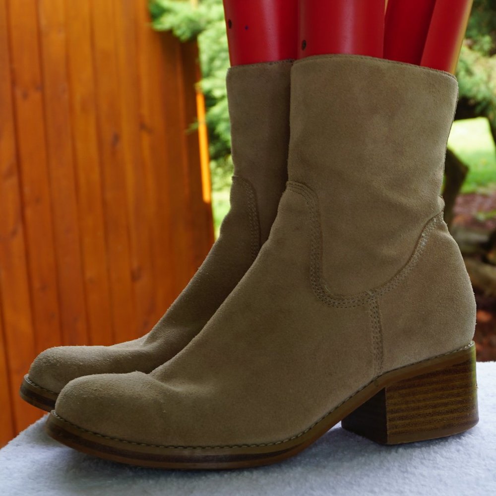 Women's Y2K 2000s Candies Suede GoGo style short boots stacked heel sz 6.5
